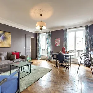 https://sweet-rue-de-rivoli-inn.fr-paris.fr